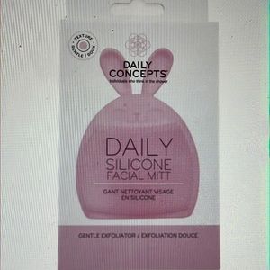 Daily Concepts Daily Silicone Facial Mitt